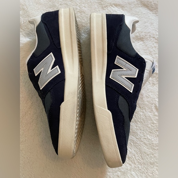 New Balance - Classic 10.5 Mens (Nearly Mint) - Picture 3 of 4